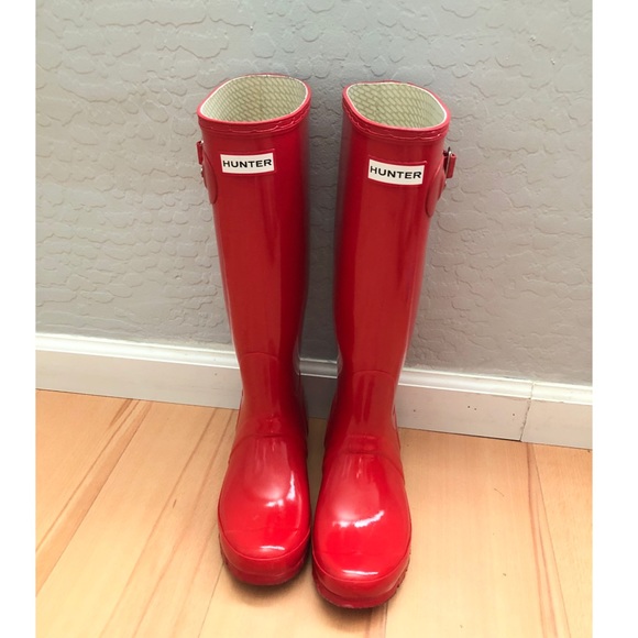 Hunter Shoes - Hunter Tall High Gloss Red Rain Boots Size 6